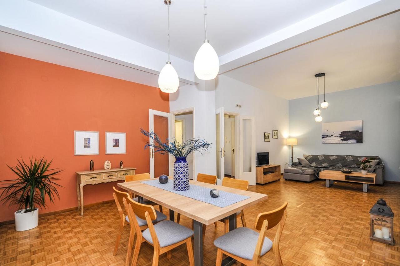 The Elegant. Spacious City Center Apartment. Iraklio Eksteriør billede